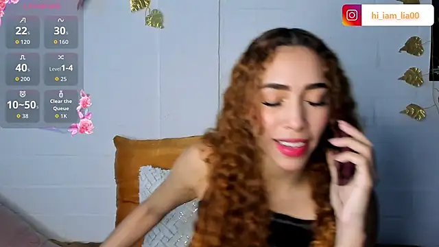 Snapshot of LiaHansson chatting on 11.23.25 LiaHansson online show from 11.23.25