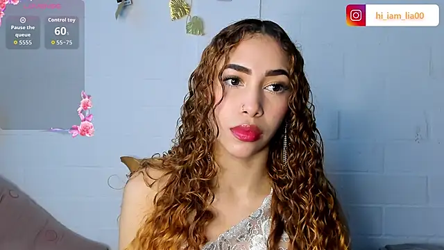 Snapshot of LiaHansson chatting on 11.24.25 LiaHansson online show from 11.24.25