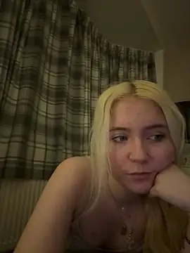 Snapshot of Blondie_Sofia_Essexbabe chatting on 03.16.25 Blondie Sofia Essexbabe online show from 03.16.25