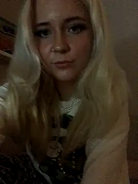 Snapshot of Blondie_Sofia_Essexbabe chatting on 09.20.25 Blondie Sofia Essexbabe online show from 09.20.25