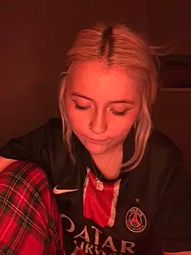 Snapshot of Blondie_Sofia_Essexbabe chatting on 11.30.25 Blondie Sofia Essexbabe online show from 11.30.25