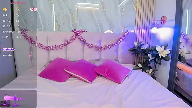 SalomeeHills online show from 03.16.26