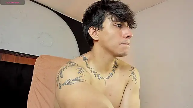 Allex Cano online show from 02.03.26