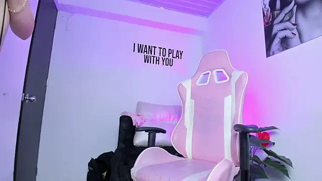 Zamira Taylor online show from 02.26.25