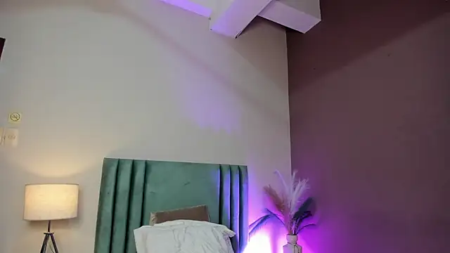 Zamira Taylor online show from 04.09.26