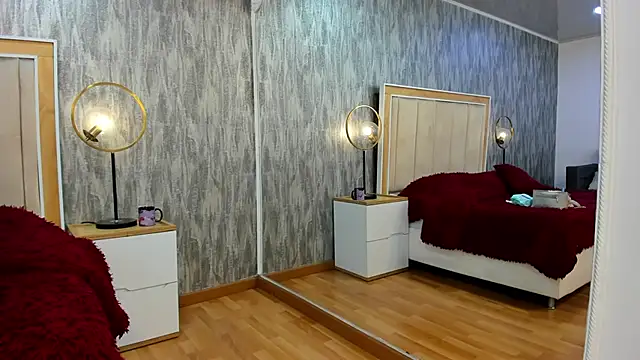 NahomyCarther online show from 11.28.25