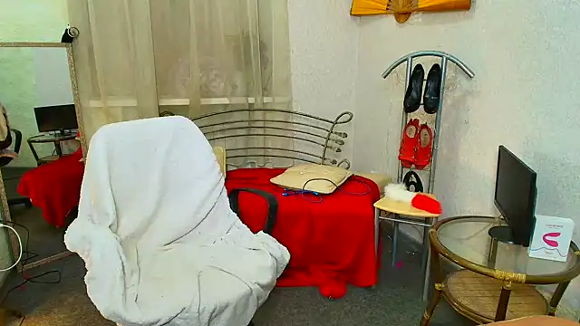 Snapshot of faiirylight chatting on 02.18.26 faiirylight online show from 02.18.26