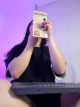 Snapshot of ammy_e chatting on 03.14.25 ammy e online show from 03.14.25