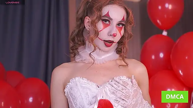 Snapshot of CuteJane_ chatting on 10.31.25 CuteJane online show from 10.31.25