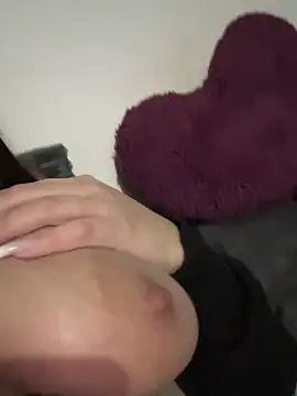 Snapshot of lola__med chatting on 02.28.25 lola med online show from 02.28.25