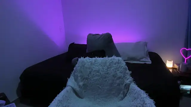 Snapshot of _lucianapalmer chatting on 11.23.25 lucianapalmer online show from 11.23.25