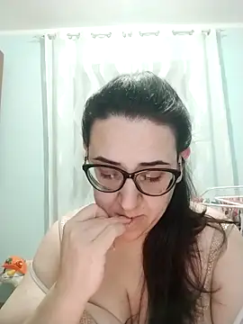 Snapshot of Dolcecurvy chatting on 02.10.26 Dolcecurvy online show from 02.10.26