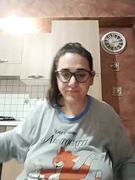 Snapshot of Dolcecurvy chatting on 02.11.26 Dolcecurvy online show from 02.11.26