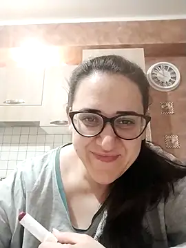 Snapshot of Dolcecurvy chatting on 03.28.26 Dolcecurvy online show from 03.28.26