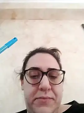 Snapshot of Dolcecurvy chatting on 04.01.26 Dolcecurvy online show from 04.01.26