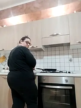 Snapshot of Dolcecurvy chatting on 04.09.26 Dolcecurvy online show from 04.09.26