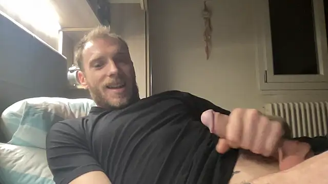 Snapshot of Lorenzz95 chatting on 03.19.25 Lorenzz95 online show from 03.19.25