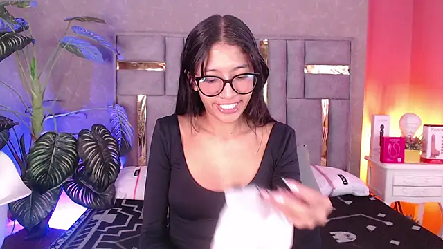 Tyla Ks online show from 11.03.25