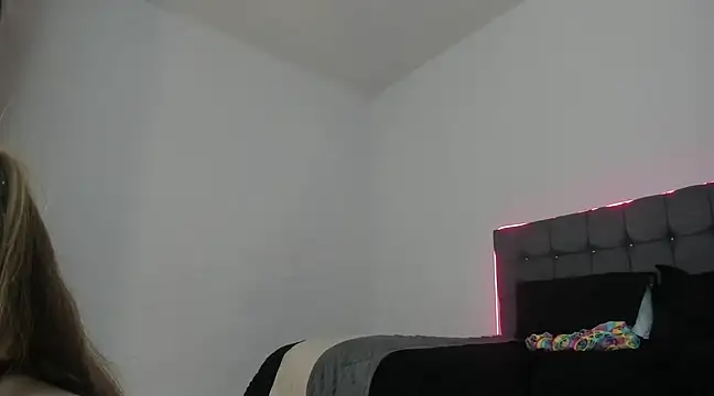 Snapshot of MelaniJhonson chatting on 03.10.25 MelaniJhonson online show from 03.10.25