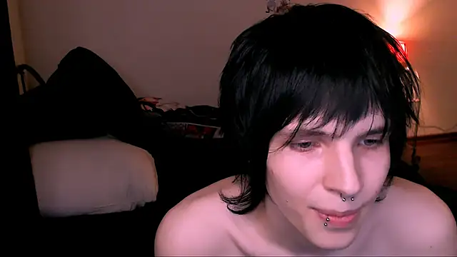 Snapshot of timi-moon chatting on 11.04.25 timi-moon online show from 11.04.25