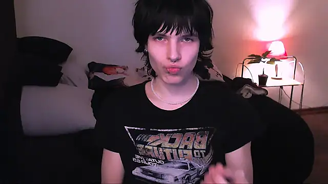 Snapshot of timi-moon chatting on 11.30.25 timi-moon online show from 11.30.25