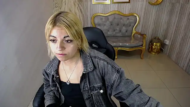 lili conor s online show from 02.25.25