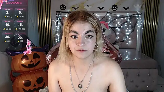 lili conor s online show from 10.04.25