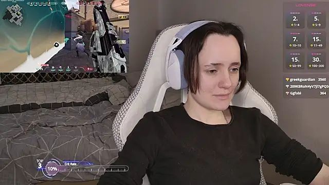 Luna Loveee online show from 02.15.26