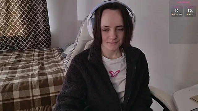 Luna Loveee online show from 04.20.26