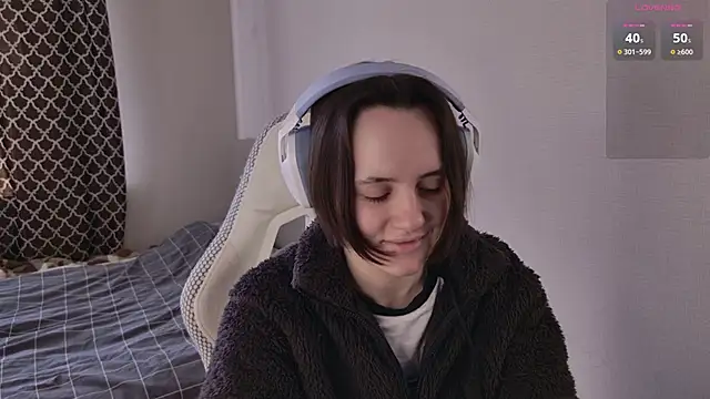 Luna Loveee online show from 04.25.26