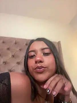 Snapshot of regina_noctixx chatting on 05.25.26 regina noctixx online show from 05.25.26