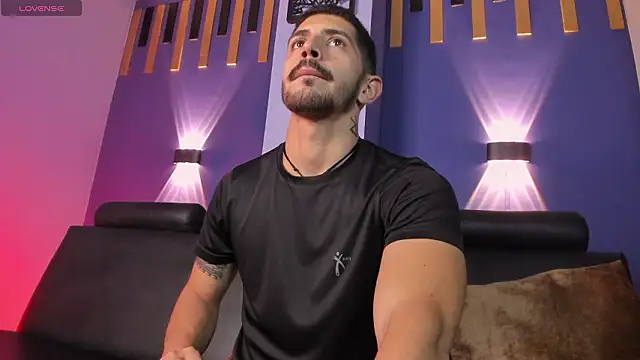 Snapshot of AlejandroStormm chatting on 02.23.26 AlejandroStormm online show from 02.23.26