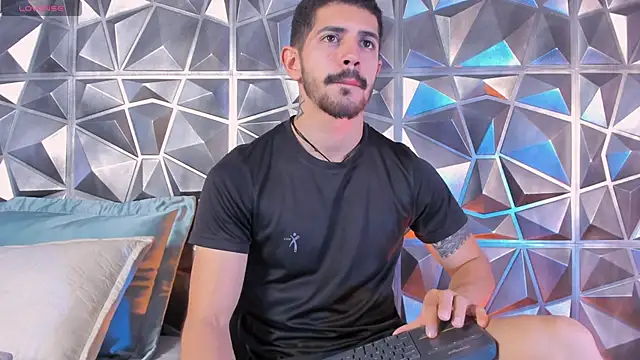 Snapshot of AlejandroStormm chatting on 03.03.26 AlejandroStormm online show from 03.03.26