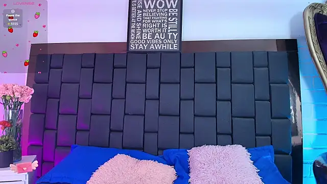 Lexi Howard  online show from 11.26.25