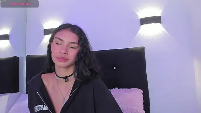 Anniie  Evans online show from 09.26.25