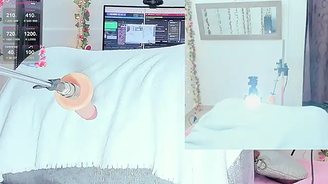 Snapshot of Genesis_Love__ chatting on 03.08.25 Genesis Love online show from 03.08.25