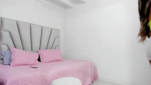 Couple fantasies69 online show from 11.22.25