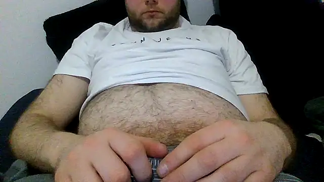 Snapshot of GrafterBen1 chatting on 02.25.25 GrafterBen1 online show from 02.25.25