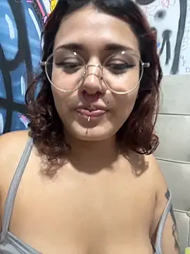 Maddy Jhonsson online show from 09.30.25