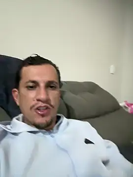 Snapshot of hekitor chatting on 05.14.26 hekitor online show from 05.14.26