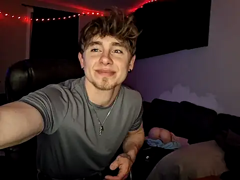 Snapshot of JCstrings chatting on 03.16.25 JCstrings online show from 03.16.25