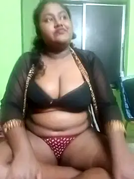 Snapshot of horny_diana chatting on 03.07.25 horny diana online show from 03.07.25