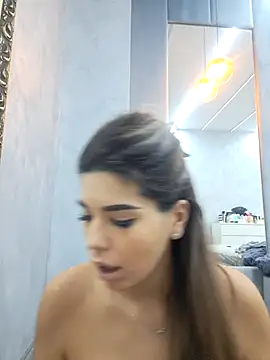 Bella Posh online show from 10.28.25