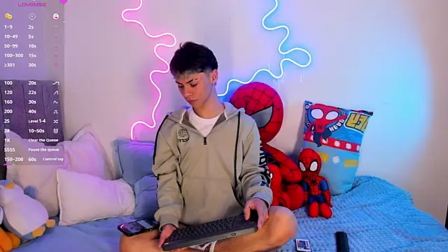 callum 77 online show from 09.11.25