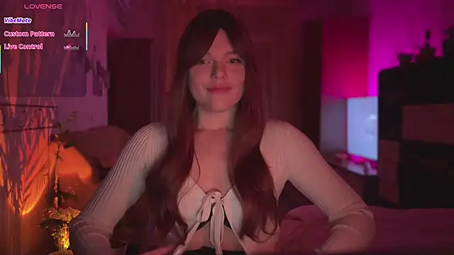 Snapshot of CherryRed_Girl chatting on 02.09.26 CherryRed Girl online show from 02.09.26