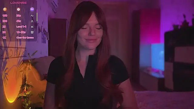 Snapshot of CherryRed_Girl chatting on 02.12.26 CherryRed Girl online show from 02.12.26