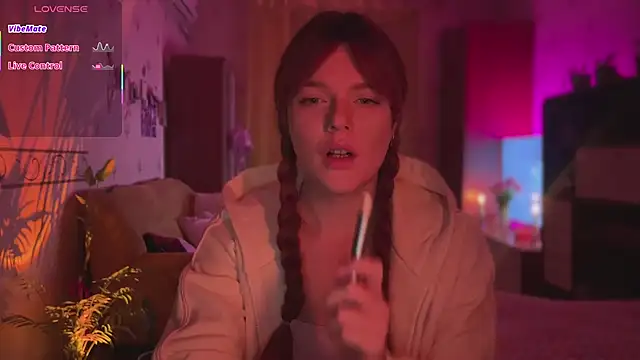 Snapshot of CherryRed_Girl chatting on 02.22.26 CherryRed Girl online show from 02.22.26