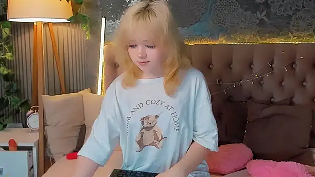 EmilyAngells online show from 03.20.26