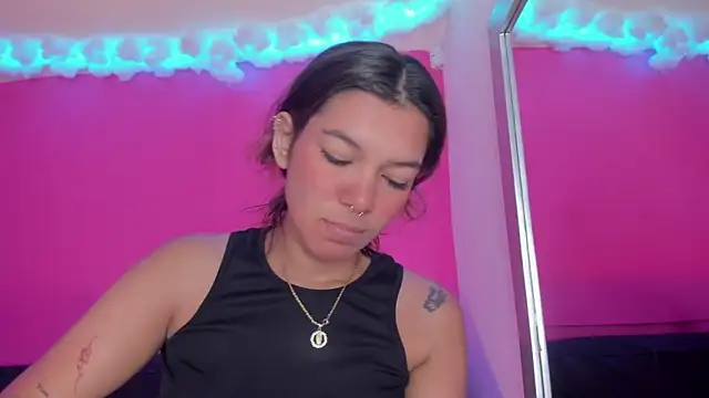 violett 24  online show from 03.05.25