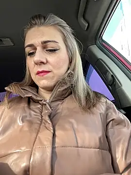 Lusi Luxary online show from 03.14.25